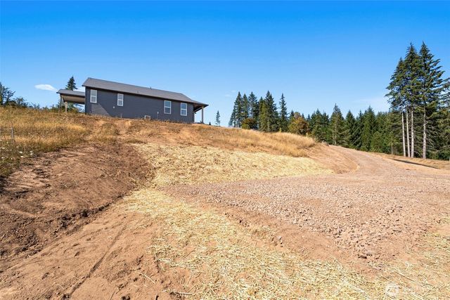 125 Brook Valley Road, Kelso, WA 98626