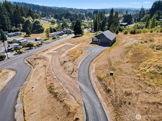 125 Brook Valley Road, Kelso, WA 98626