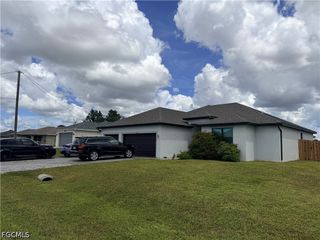 1317 SW 8th PL, Cape Coral, FL 33991