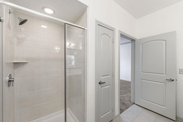 8877 Lakes At 610 Drive 420, Houston, TX 77054