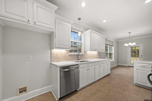 5803 Cross Creek Circle, Tyler, TX 75703