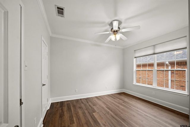 5803 Cross Creek Circle, Tyler, TX 75703