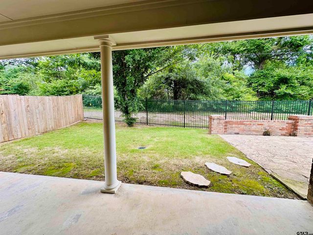 5803 Cross Creek Circle, Tyler, TX 75703