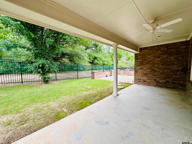 5803 Cross Creek Circle, Tyler, TX 75703