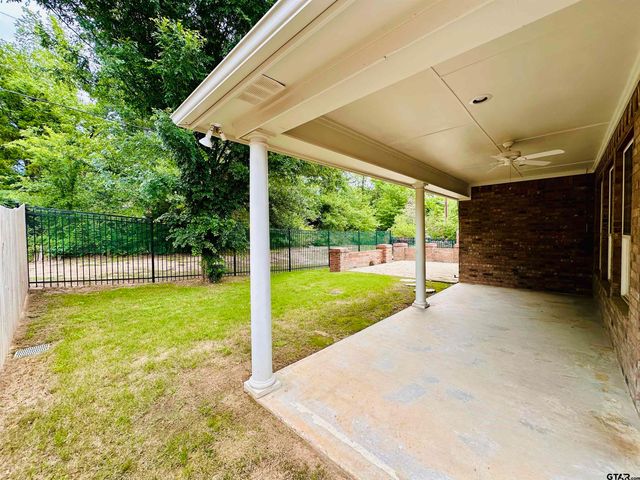 5803 Cross Creek Circle, Tyler, TX 75703