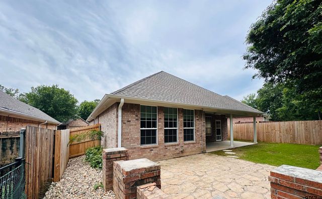 5803 Cross Creek Circle, Tyler, TX 75703