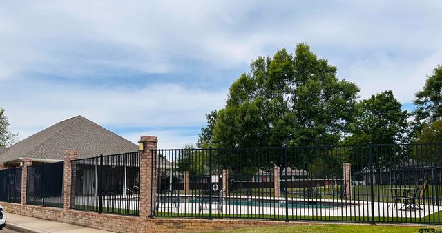 5803 Cross Creek Circle, Tyler, TX 75703