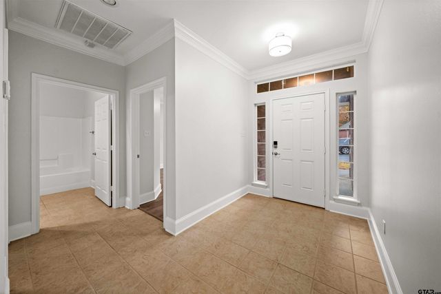 5803 Cross Creek Circle, Tyler, TX 75703