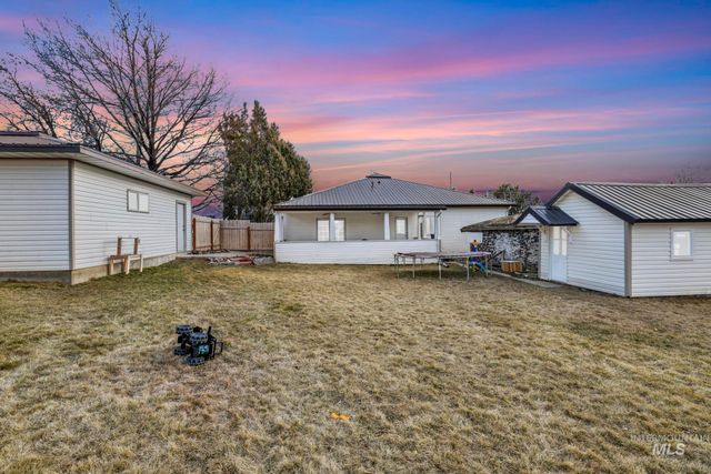 161 W Hagerman Ave, Hagerman, ID 83332