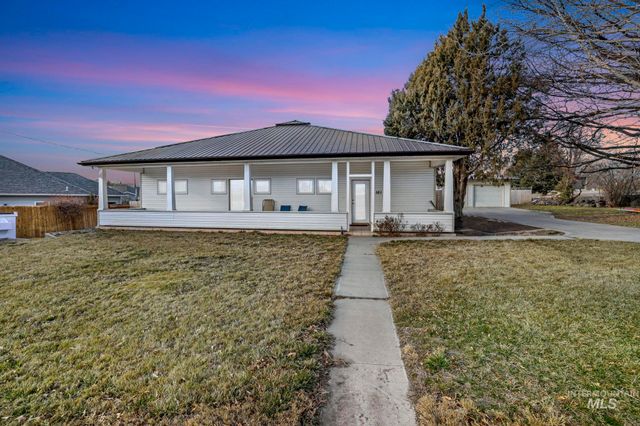161 W Hagerman Ave, Hagerman, ID 83332