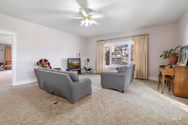 161 W Hagerman Ave, Hagerman, ID 83332