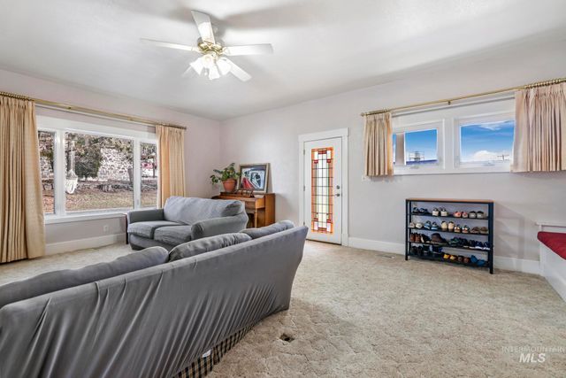161 W Hagerman Ave, Hagerman, ID 83332