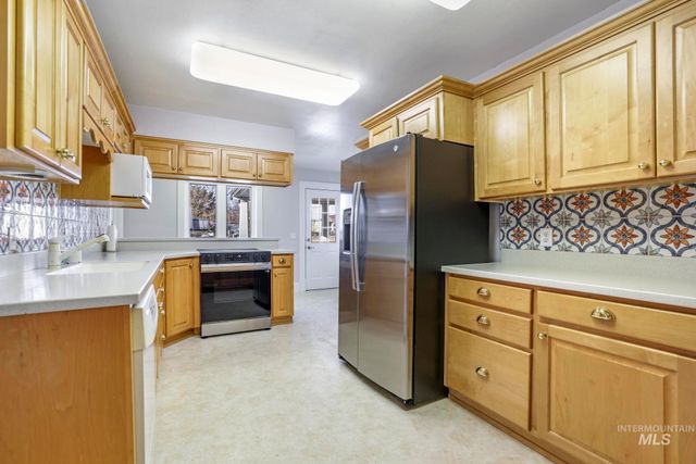 161 W Hagerman Ave, Hagerman, ID 83332