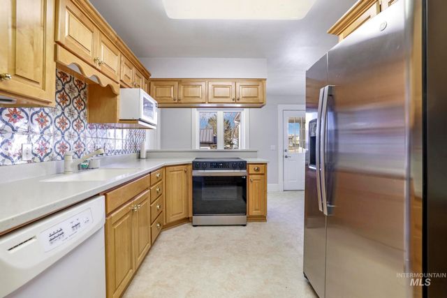 161 W Hagerman Ave, Hagerman, ID 83332