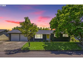 1533 SEQUOIA Ave, Springfield, OR 97477