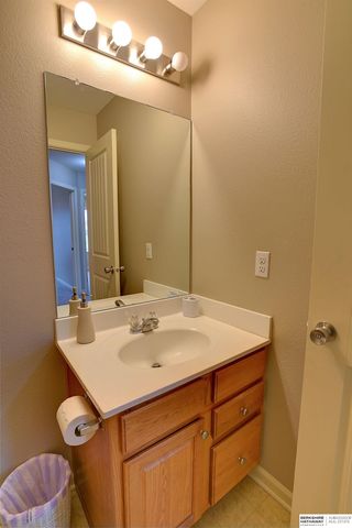 1711 N 207th Street, Elkhorn, NE 68022