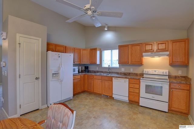 1711 N 207th Street, Elkhorn, NE 68022