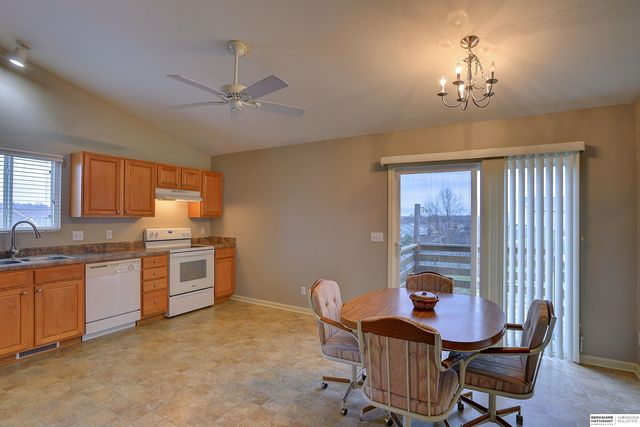 1711 N 207th Street, Elkhorn, NE 68022