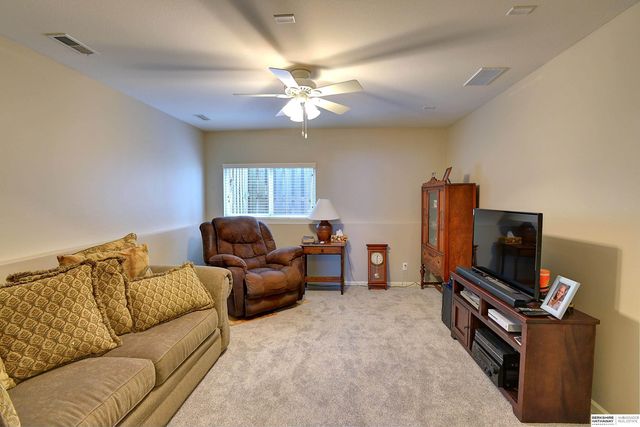 1711 N 207th Street, Elkhorn, NE 68022