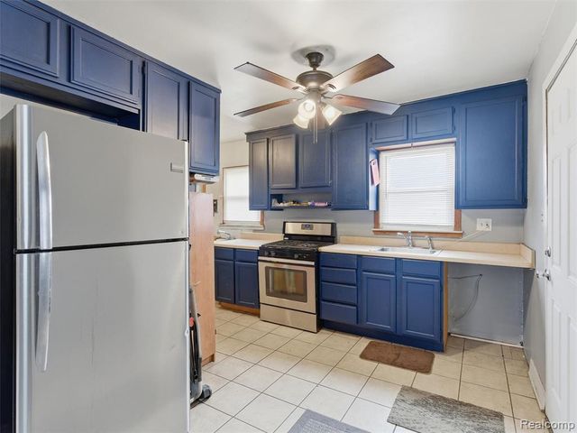 14382 Knox Avenue, Warren, MI 48089