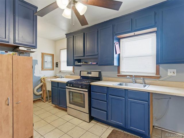 14382 Knox Avenue, Warren, MI 48089