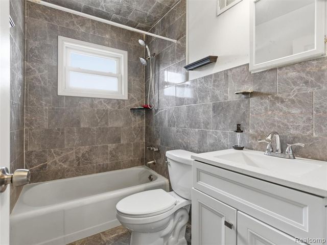 14382 Knox Avenue, Warren, MI 48089