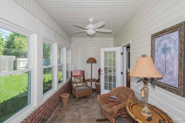 5922 Hermitage Dr, Pensacola, FL 32504