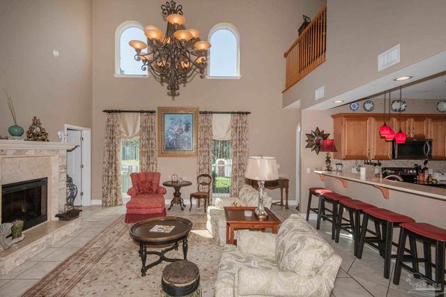 5922 Hermitage Dr, Pensacola, FL 32504
