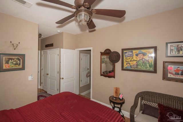 5922 Hermitage Dr, Pensacola, FL 32504