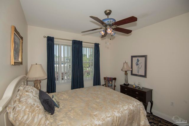 5922 Hermitage Dr, Pensacola, FL 32504