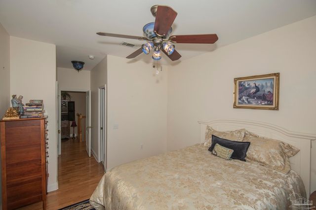 5922 Hermitage Dr, Pensacola, FL 32504