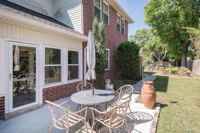 5922 Hermitage Dr, Pensacola, FL 32504