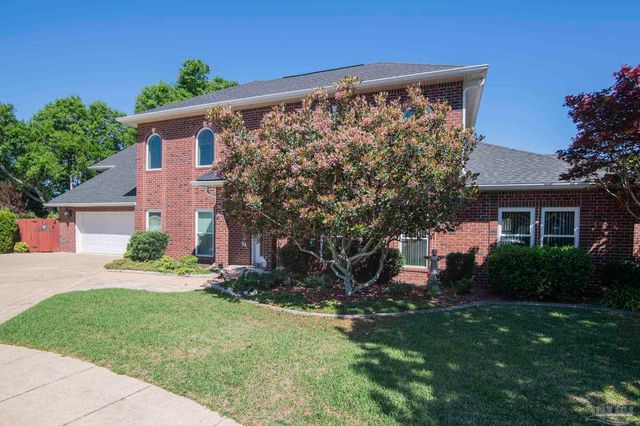 5922 Hermitage Dr, Pensacola, FL 32504