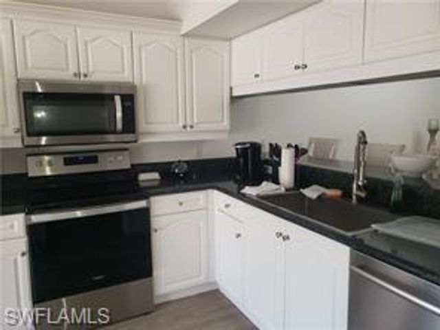 2448 Hidden Lake DR 1106, Naples, FL 34112