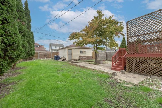 820 S 17th Avenue, Maywood, IL 60153