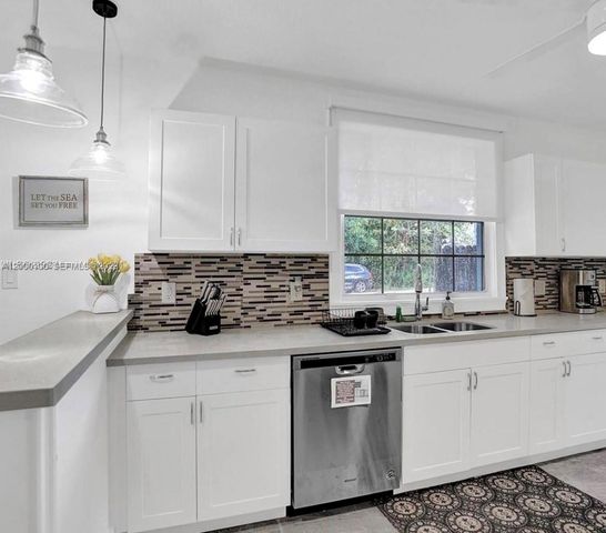 2501 NE 181st St 0, North Miami Beach, FL 33160