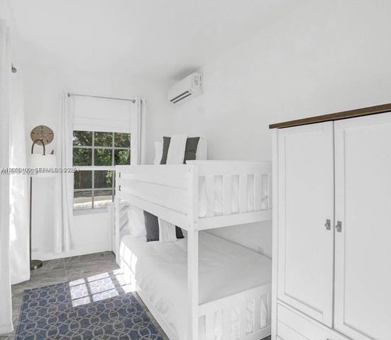 2501 NE 181st St 0, North Miami Beach, FL 33160