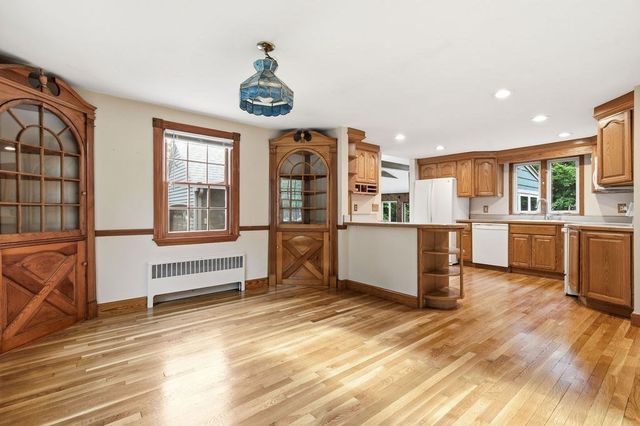 15 Eastman Ave, Foxboro, MA 02035