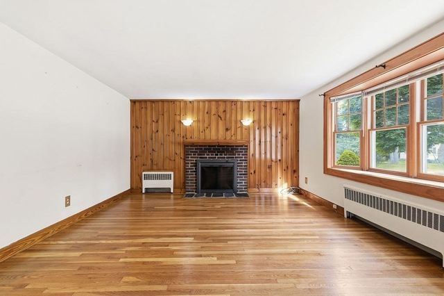 15 Eastman Ave, Foxboro, MA 02035
