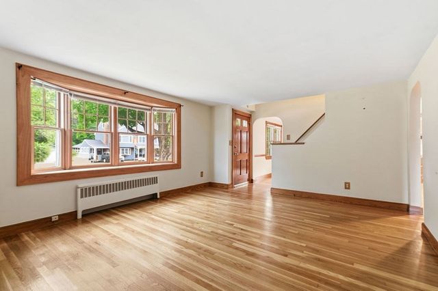15 Eastman Ave, Foxboro, MA 02035