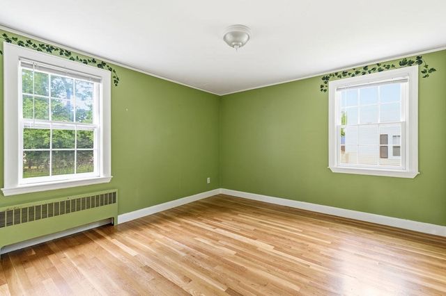 15 Eastman Ave, Foxboro, MA 02035