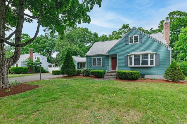 15 Eastman Ave, Foxboro, MA 02035
