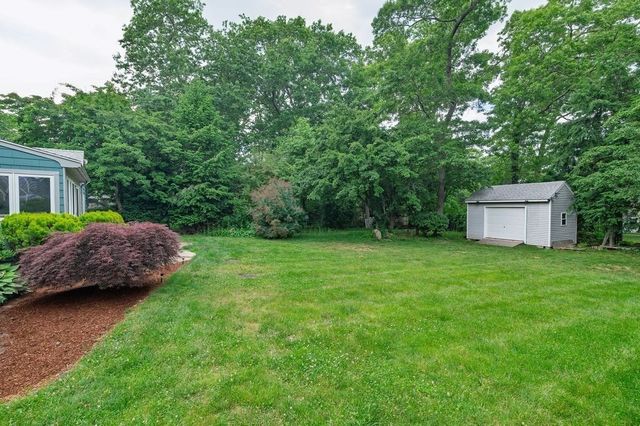 15 Eastman Ave, Foxboro, MA 02035