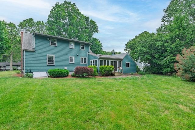 15 Eastman Ave, Foxboro, MA 02035