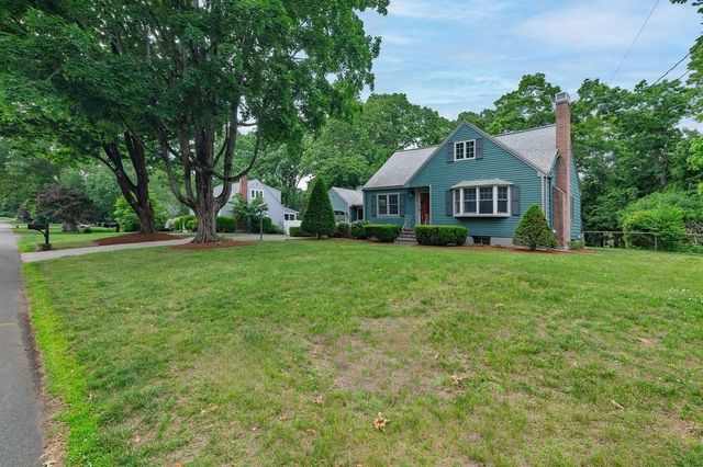 15 Eastman Ave, Foxboro, MA 02035