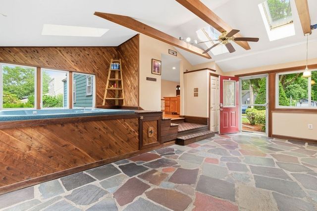 15 Eastman Ave, Foxboro, MA 02035