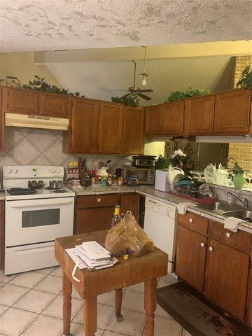 3250 Walhalla Drive, Houston, TX 77066