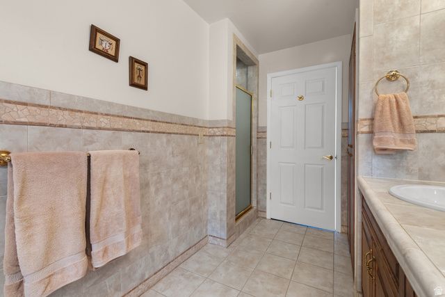 2931 E ROBIDOUX RD, Sandy, UT 84093