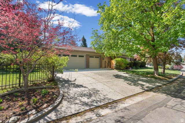 2931 E ROBIDOUX RD, Sandy, UT 84093