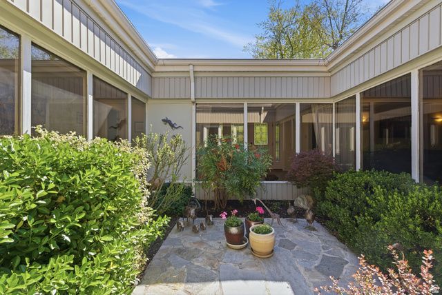 2931 E ROBIDOUX RD, Sandy, UT 84093